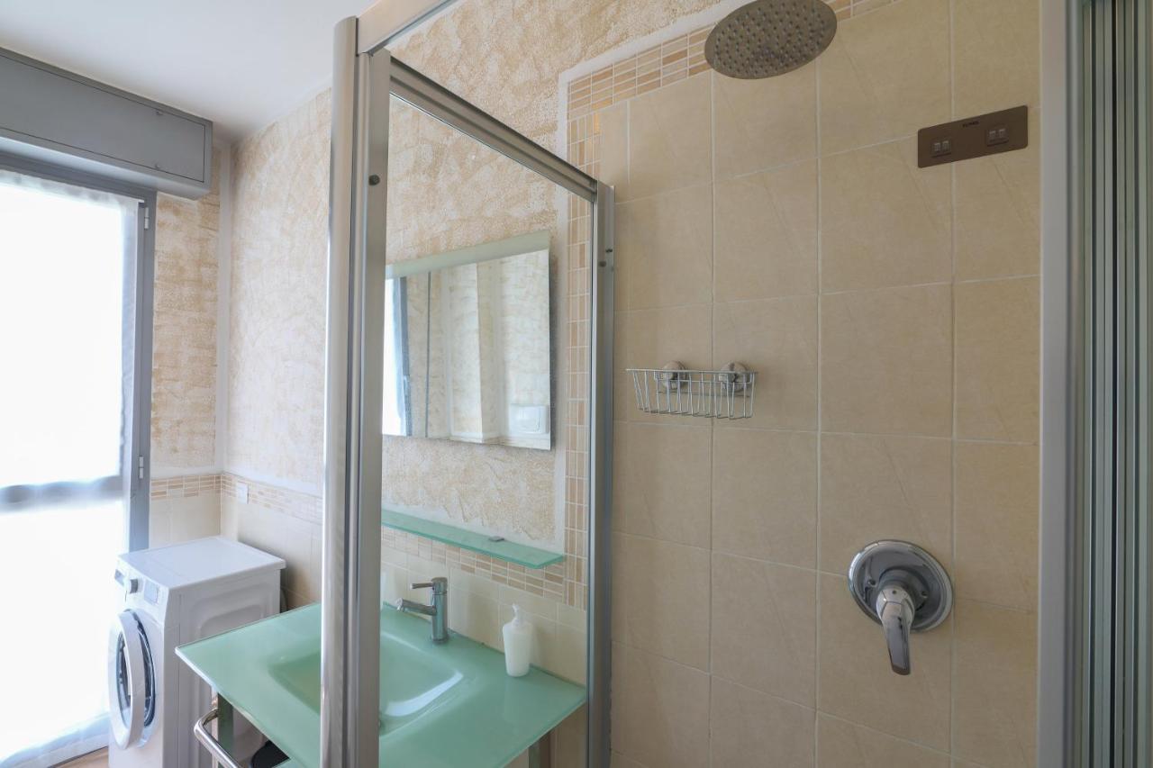 Primopiano - Bonomi Apartment Milan Bagian luar foto