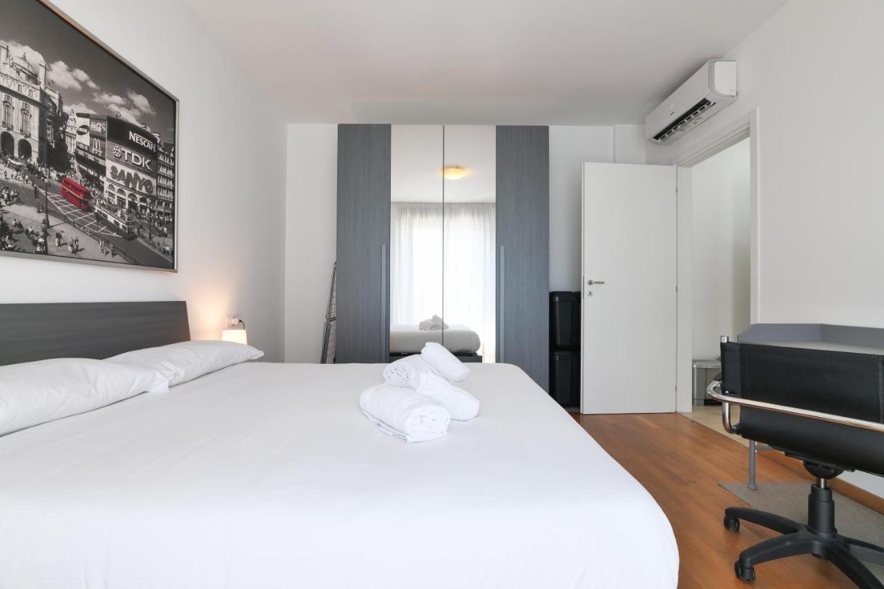 Primopiano - Bonomi Apartment Milan Bagian luar foto