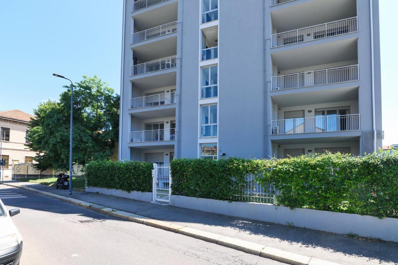 Primopiano - Bonomi Apartment Milan Bagian luar foto