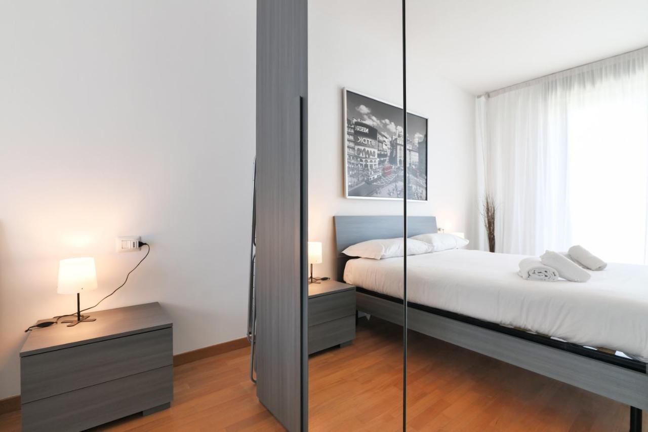Primopiano - Bonomi Apartment Milan Bagian luar foto