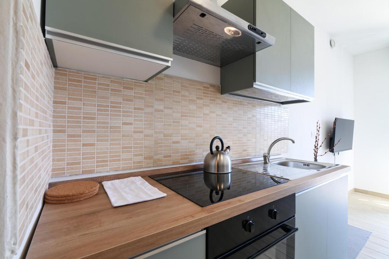 Primopiano - Bonomi Apartment Milan Bagian luar foto